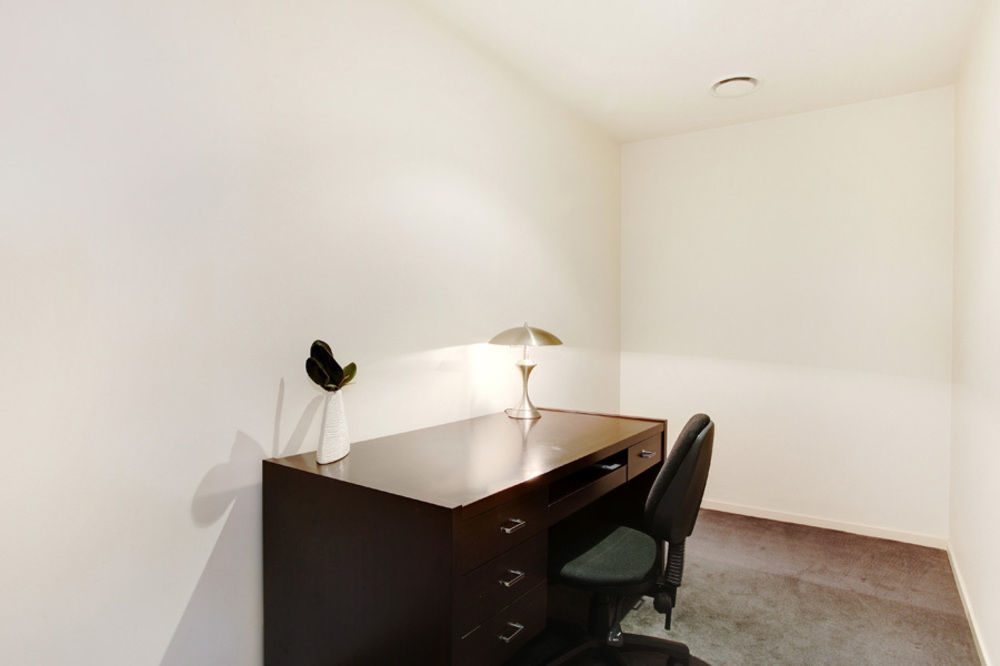 Corporate Keys Gallery Towers Apartment *