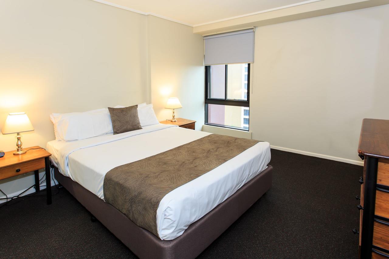Paramount Aparthotel