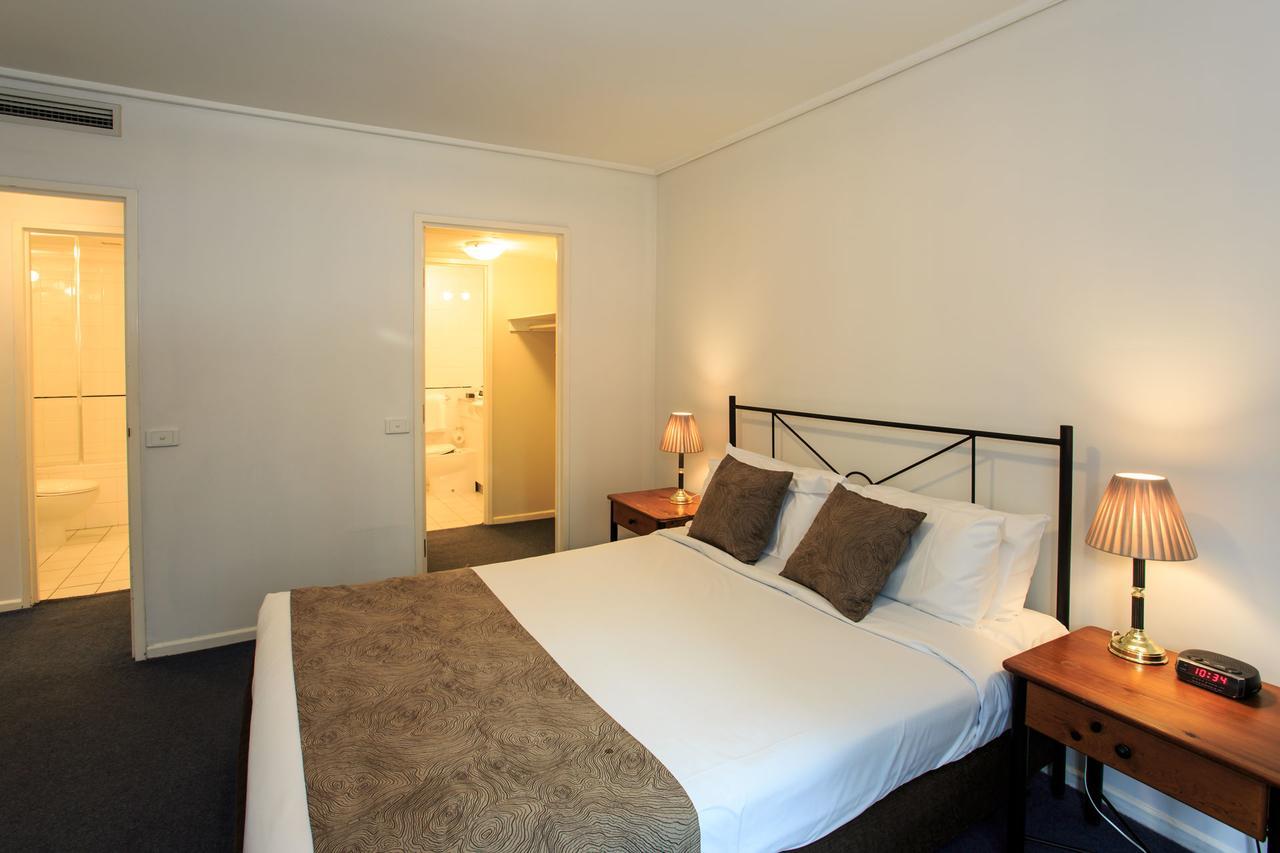 Paramount Aparthotel 4*