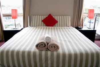 Hostel Habitat Hq *