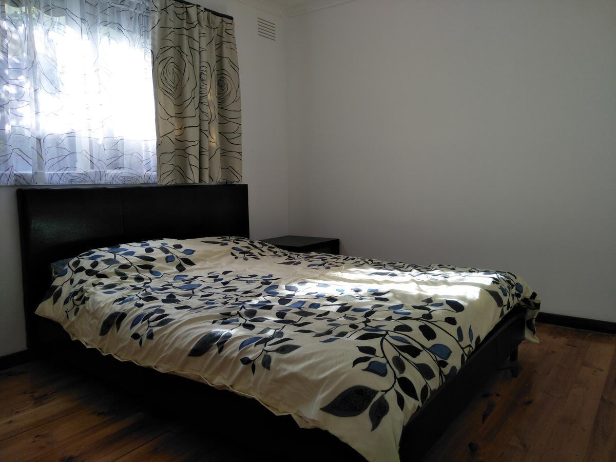 Caulfield Family With Large Space * Melbourne