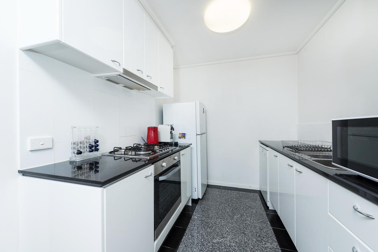 Point Apartment *
