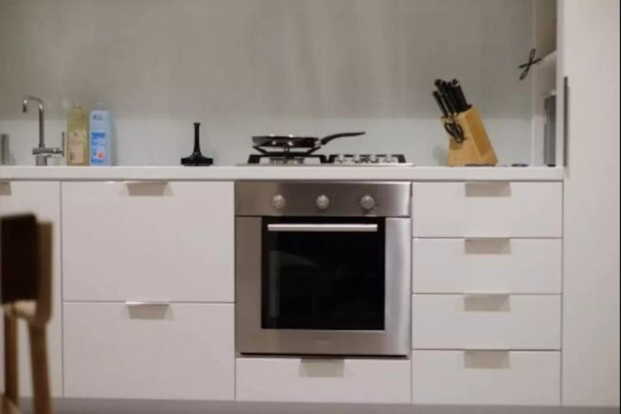 Melbourne Central Apartment