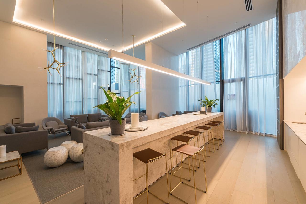 Apartment Eq Tower Luxury 2 Bedroom Skyline Cbd Melbourne