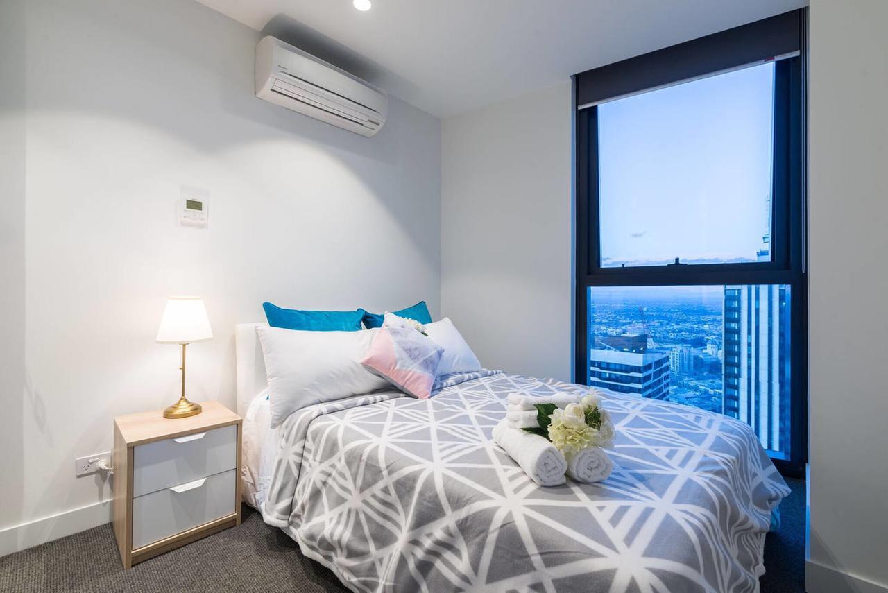 Eq Tower Luxury 2 Bedroom Skyline Cbd Apartment
