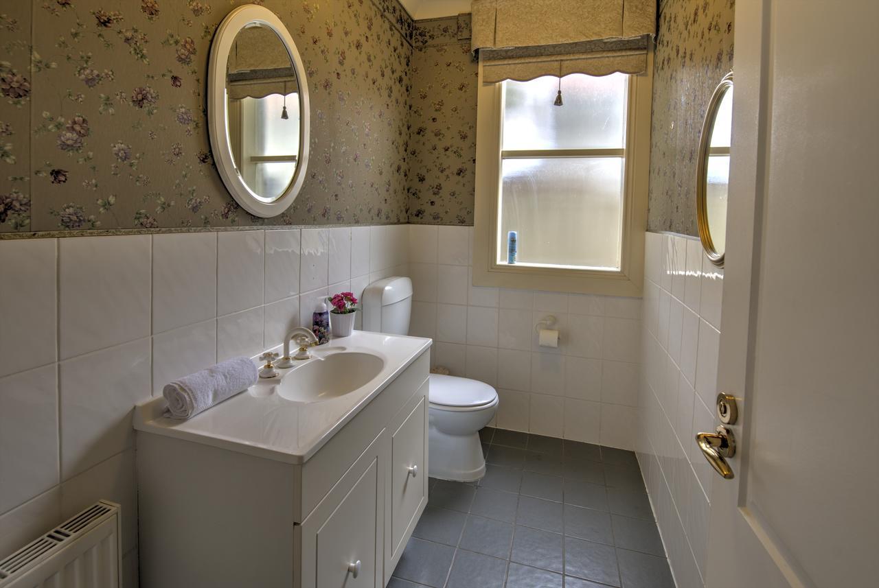 Beautiful Victorian Mansion By The Sea - 7 Bedrooms, 7 Bathrooms Holiday home Melbourne