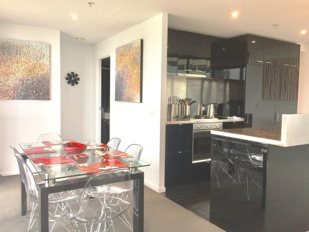 Docklands Executive - *