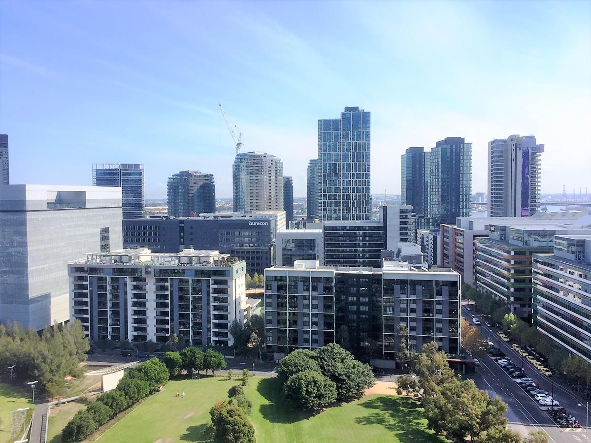 Docklands Executive - *