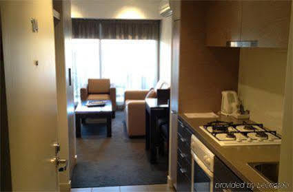 St Kilda 4*