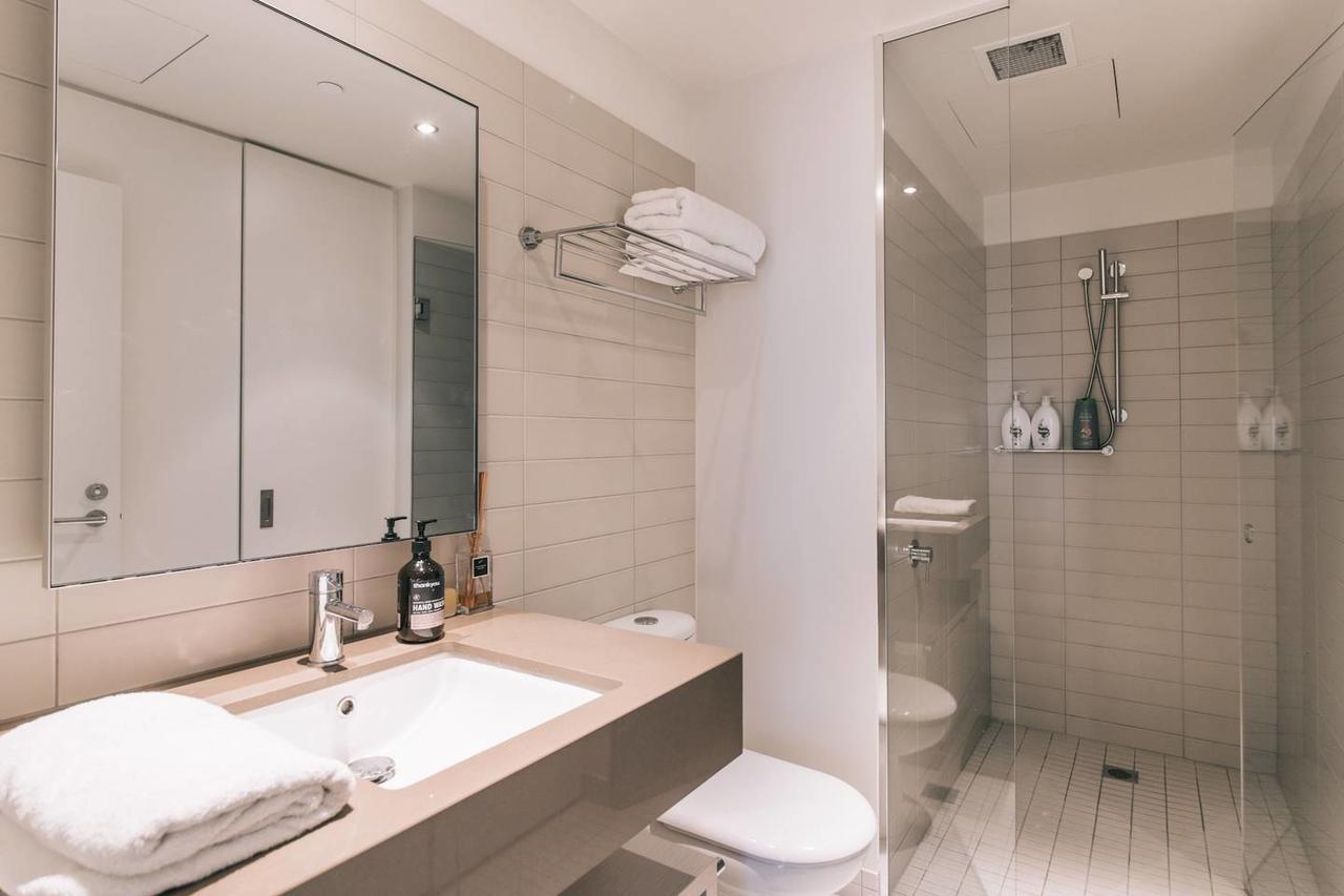 Apartment Experience Waterfront Luxury With Views Melbourne