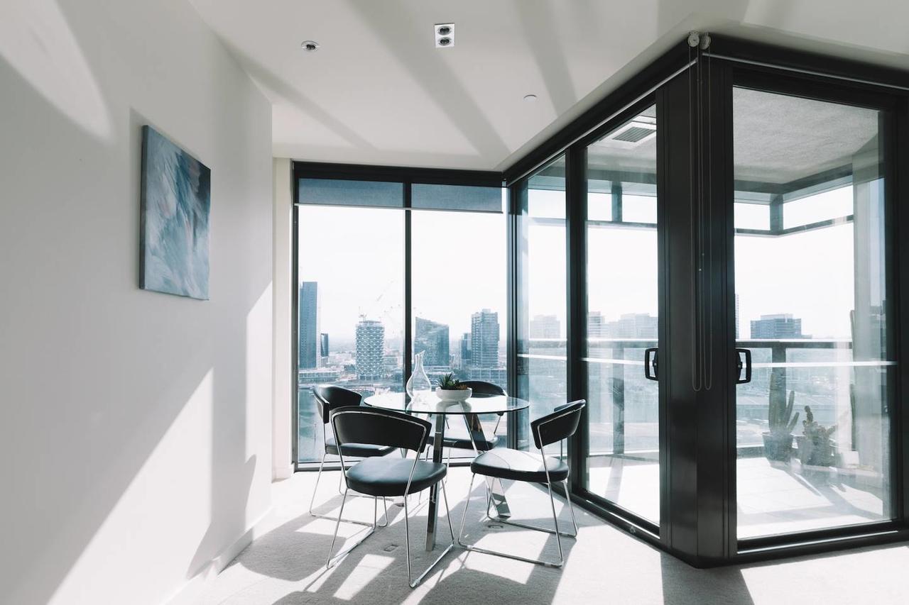 Experience Waterfront Luxury With Views * Melbourne
