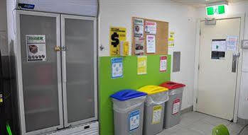 Hostel Habitat Hq *