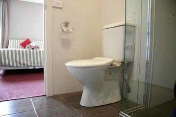 Habitat Hq Hostel *