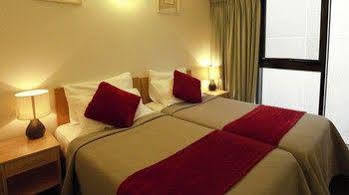 Riverside Aparthotel 4*