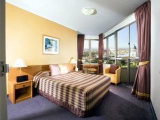 Mantra On The Park Aparthotel 4*