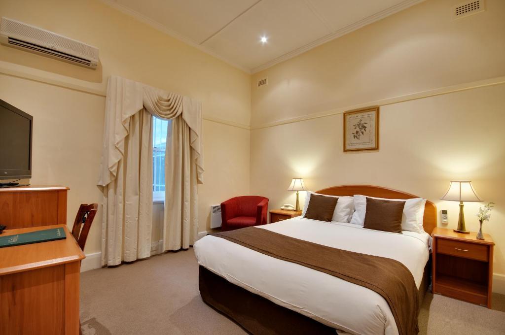Hotel Charsfield Melbourne