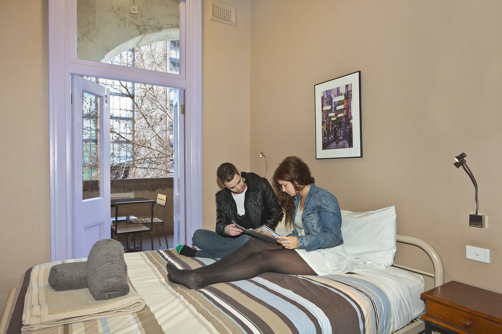 Yha * Melbourne