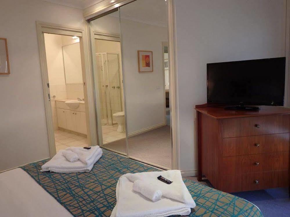 Apartment @ Kew Q105 *
