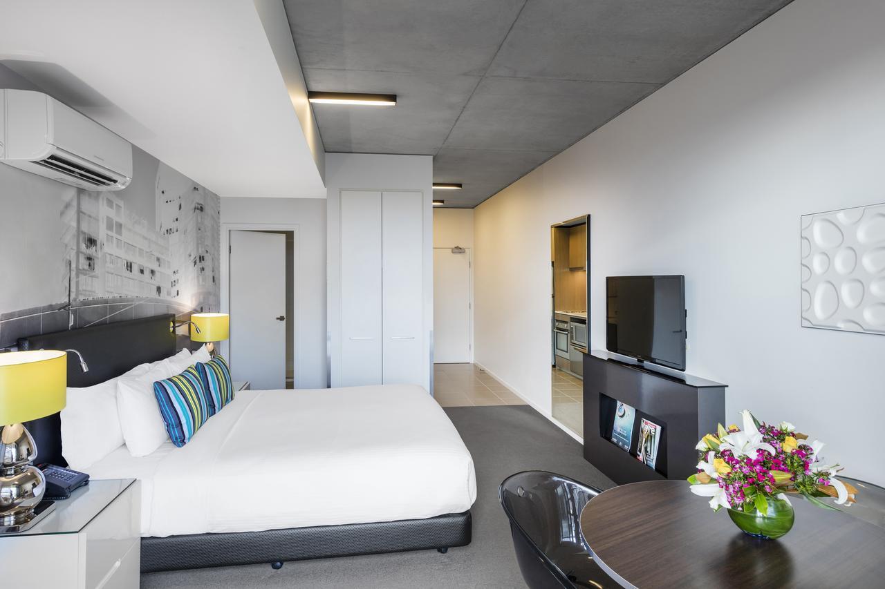 Apartment @ 350 William *