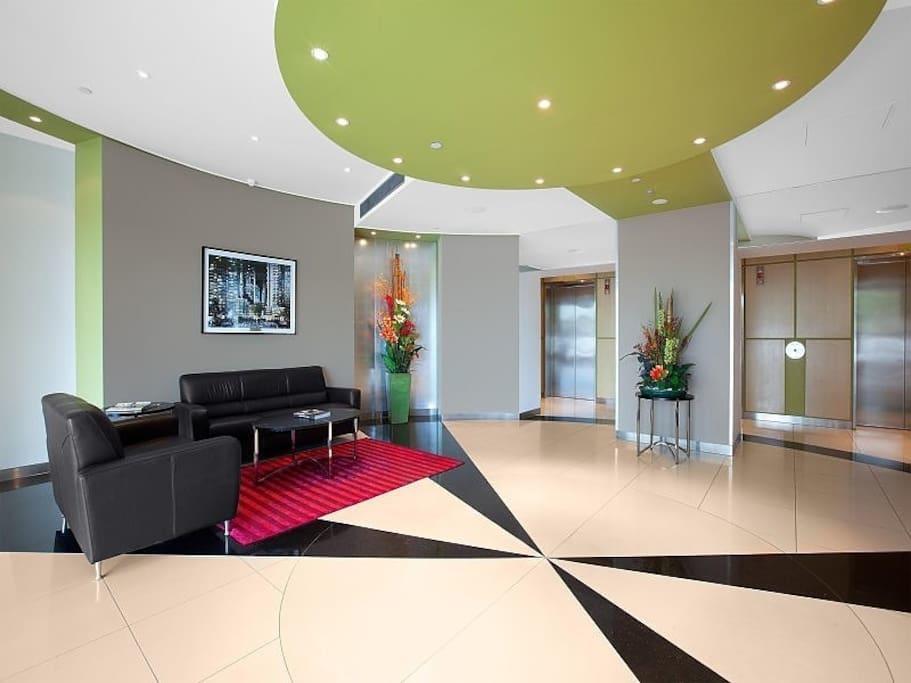 Apartment 3 Bedroom In Southbank