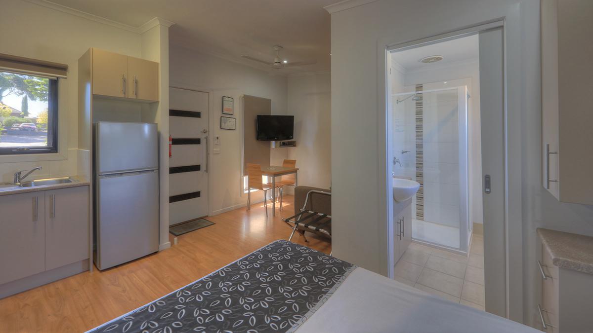 Airport Tourist Village 3* Melbourne