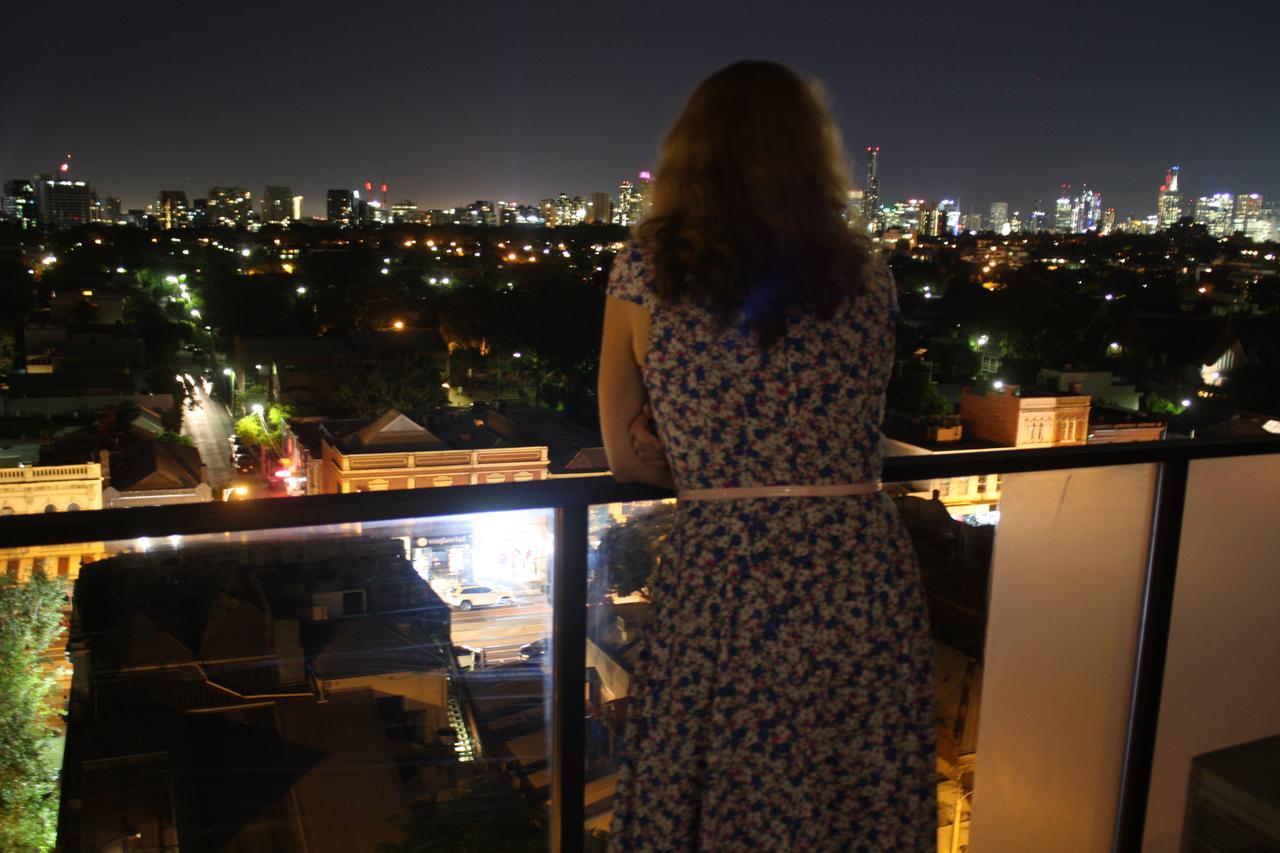 Apartment Luxurious With Views, Free Parking On Premises & Wi Fi *