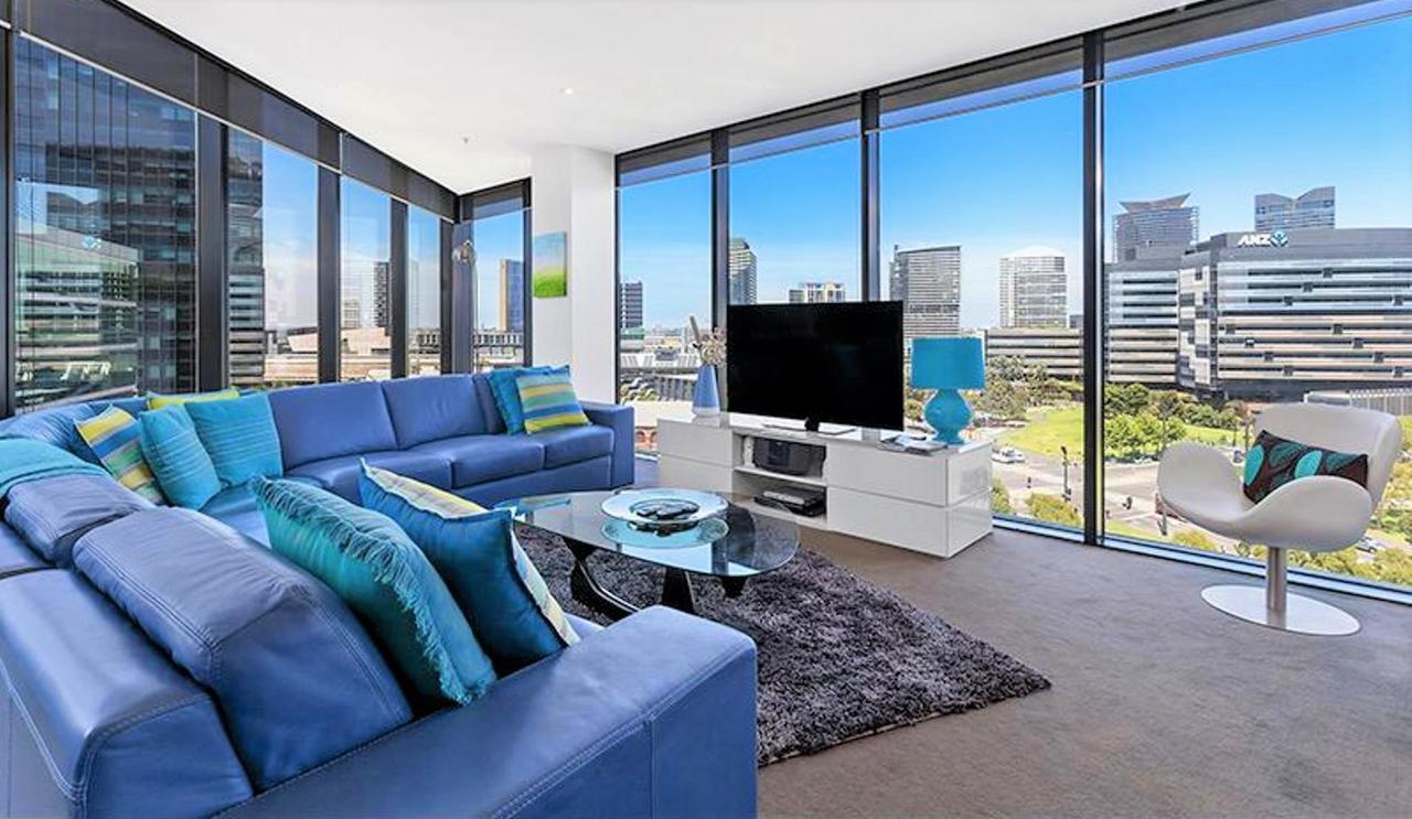 Docklands Executive - *