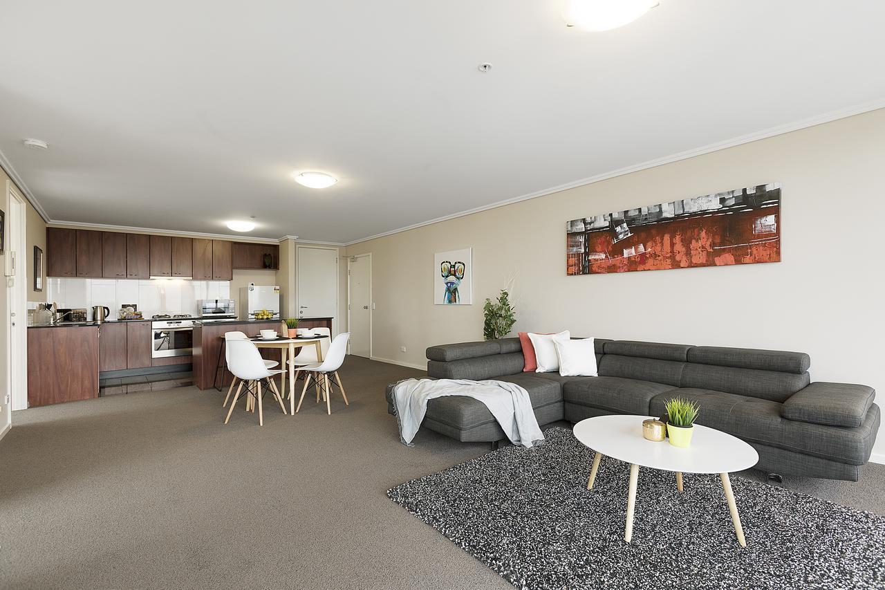 Complete Host Southpoint Melbourne
