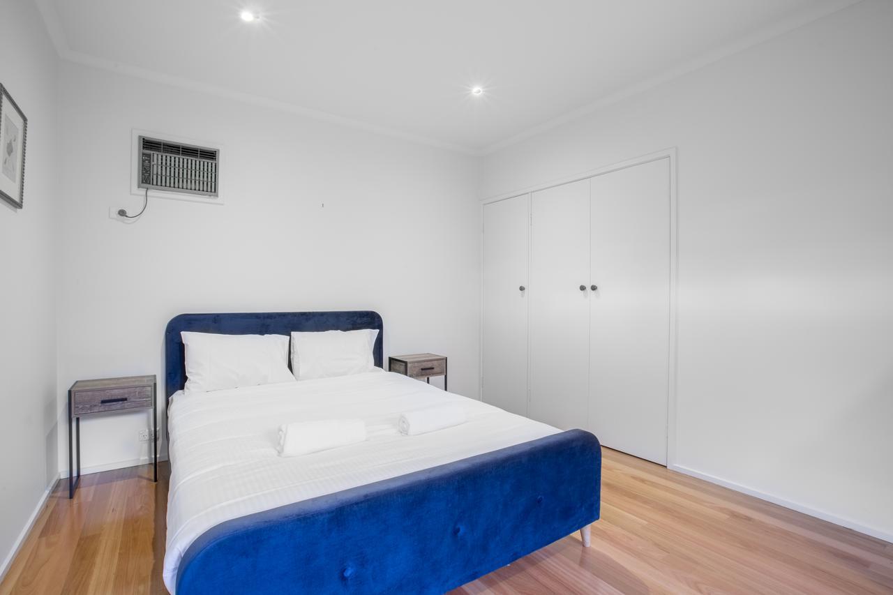 Lots Life Garden View Amazing Five Bedrooms Villa Melbourne