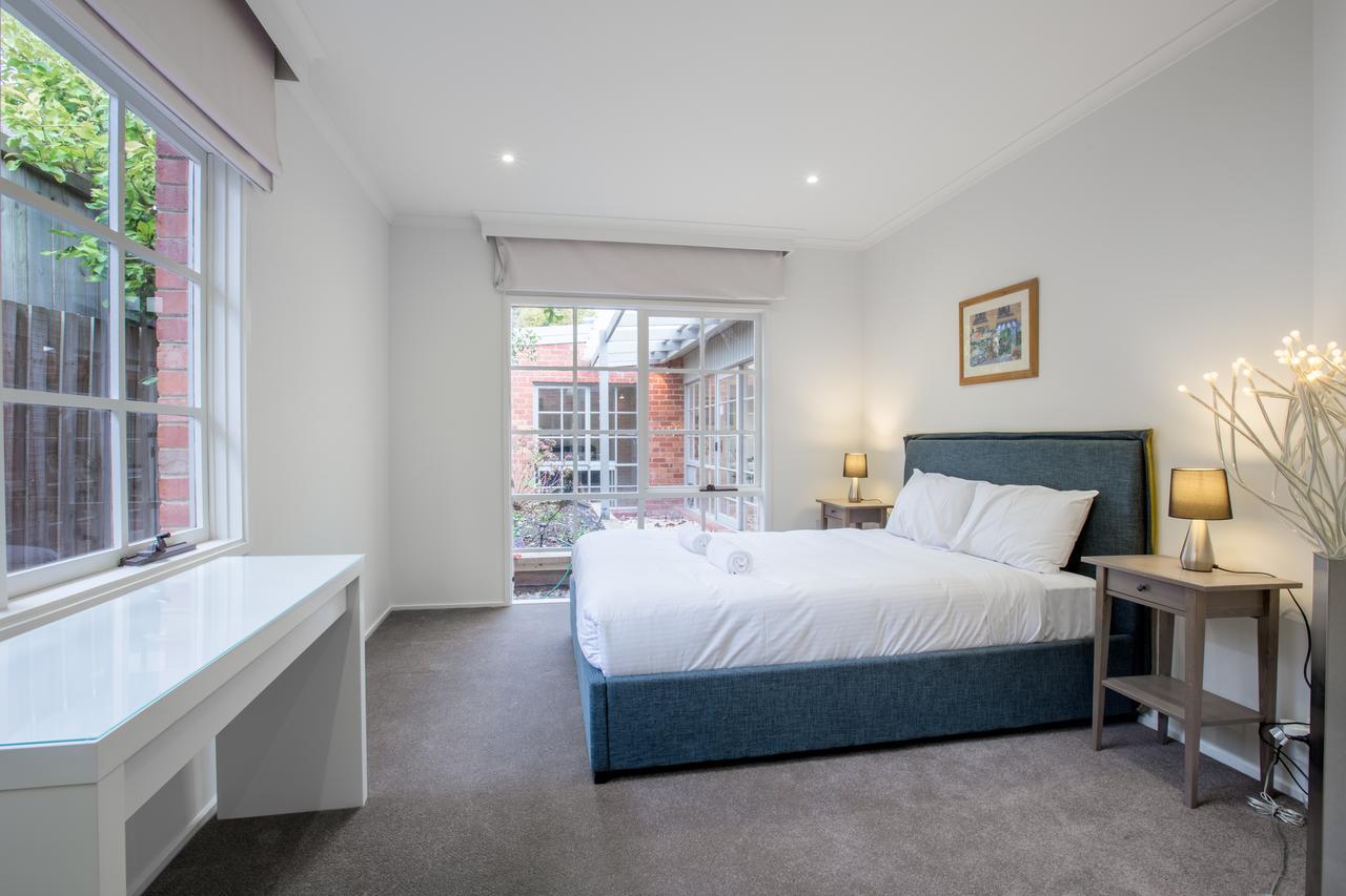 Lots Life Garden View Amazing Five Bedrooms Melbourne