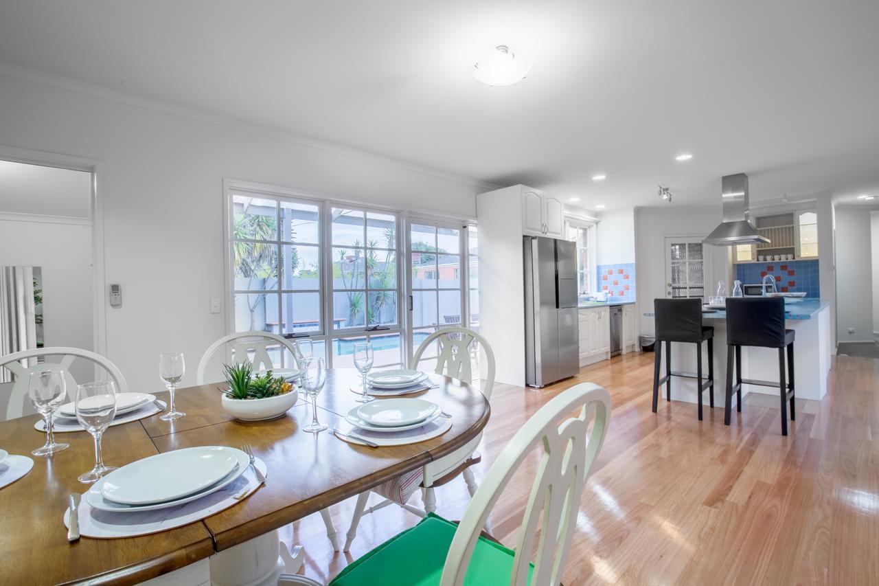 Lots Life Garden View Amazing Five Bedrooms Melbourne