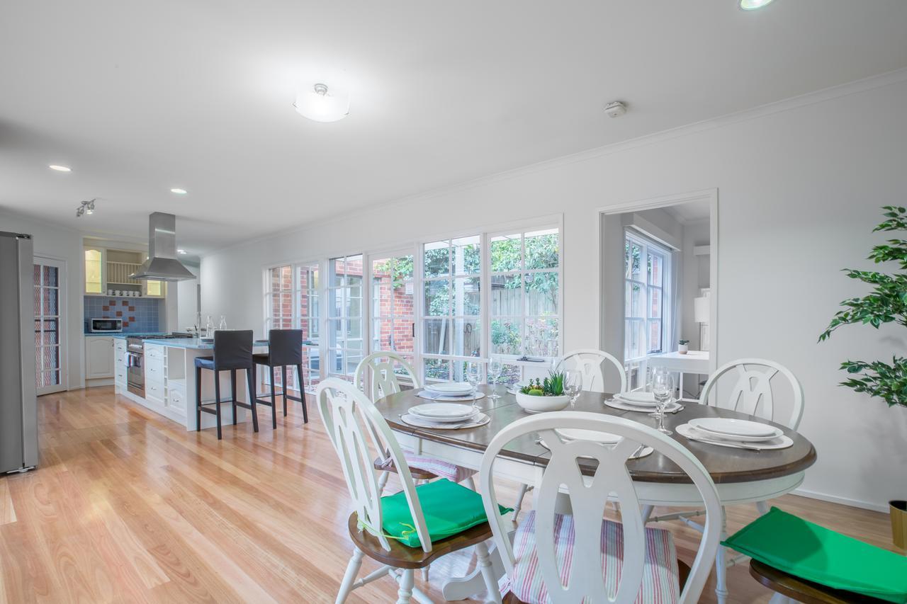 Lots Life Garden View Amazing Five Bedrooms * Melbourne
