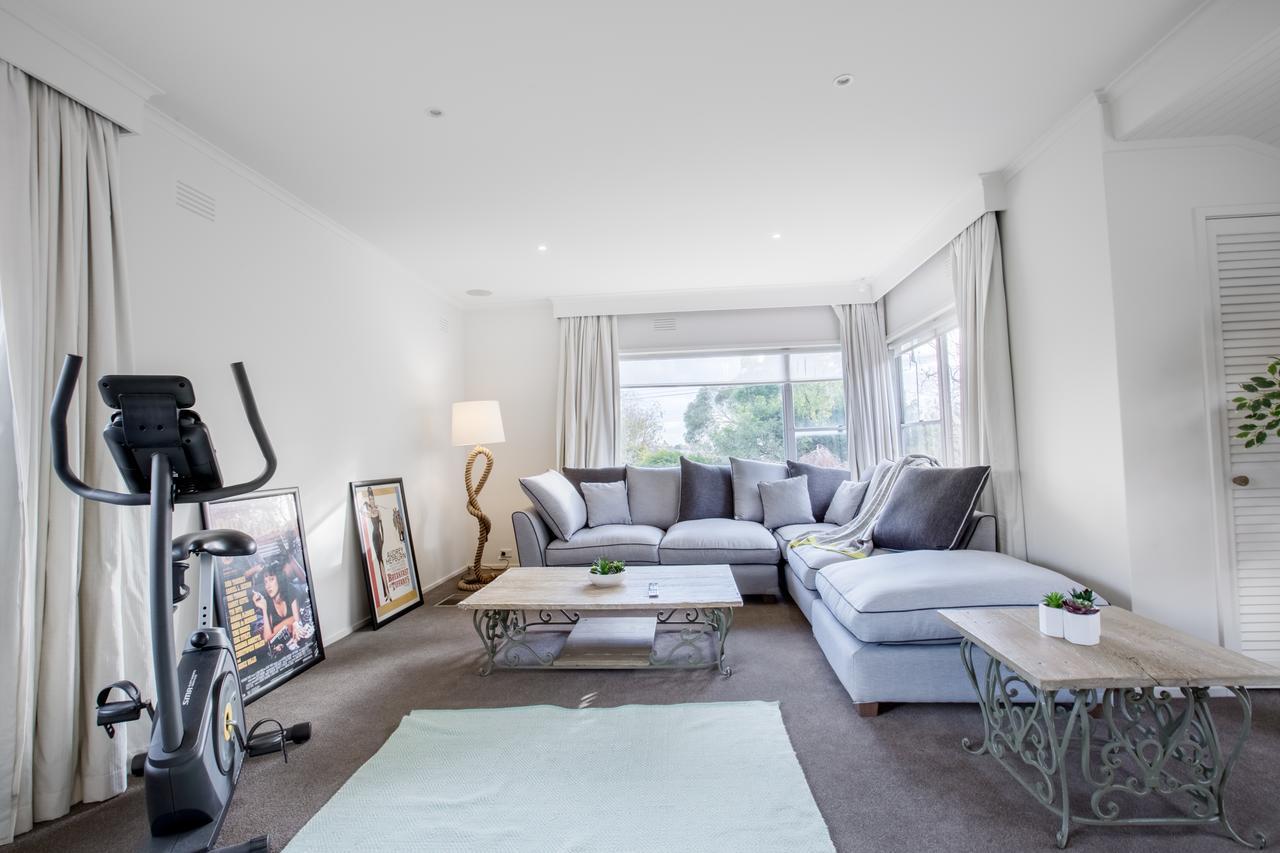 Lots Life Garden View Amazing Five Bedrooms Villa Melbourne