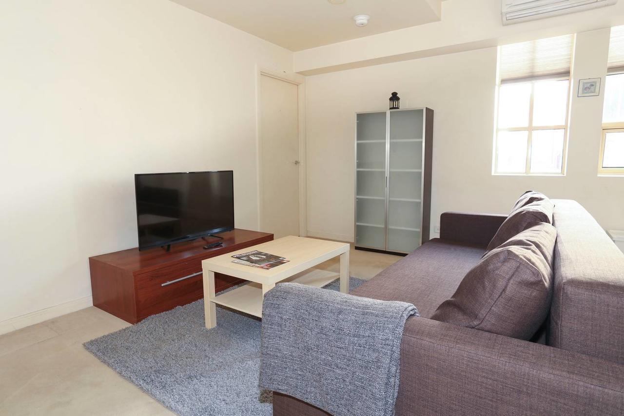 Apartment 2 Beds 2 Baths Free Car Park. Behind State Library