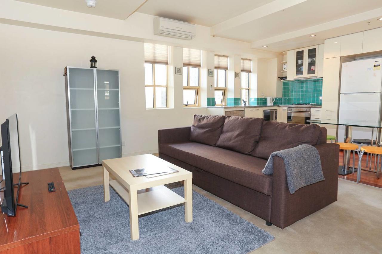 2 Beds 2 Baths Free Car Park. Behind State Library