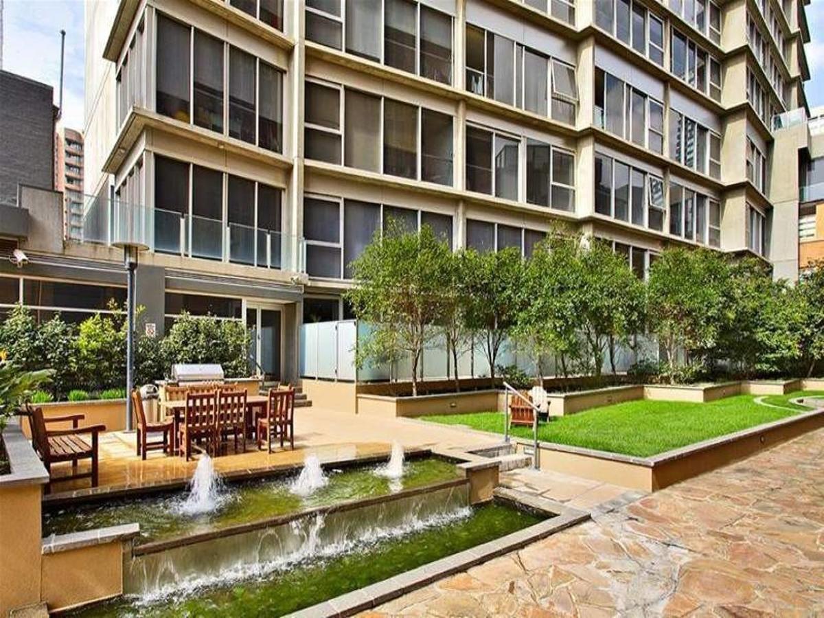 2 Beds 2 Baths Free Car Park. Behind State Library Apartment *