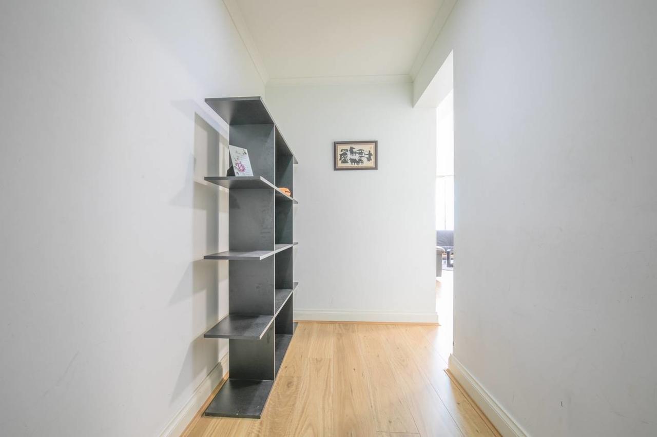 3 Bedrooms 2 Car Parks, Carlton Garden Opposite Apartment *