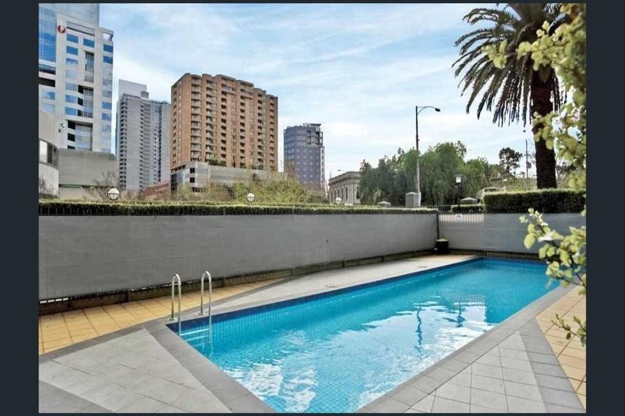 3 Bedrooms 2 Car Parks, Carlton Garden Opposite