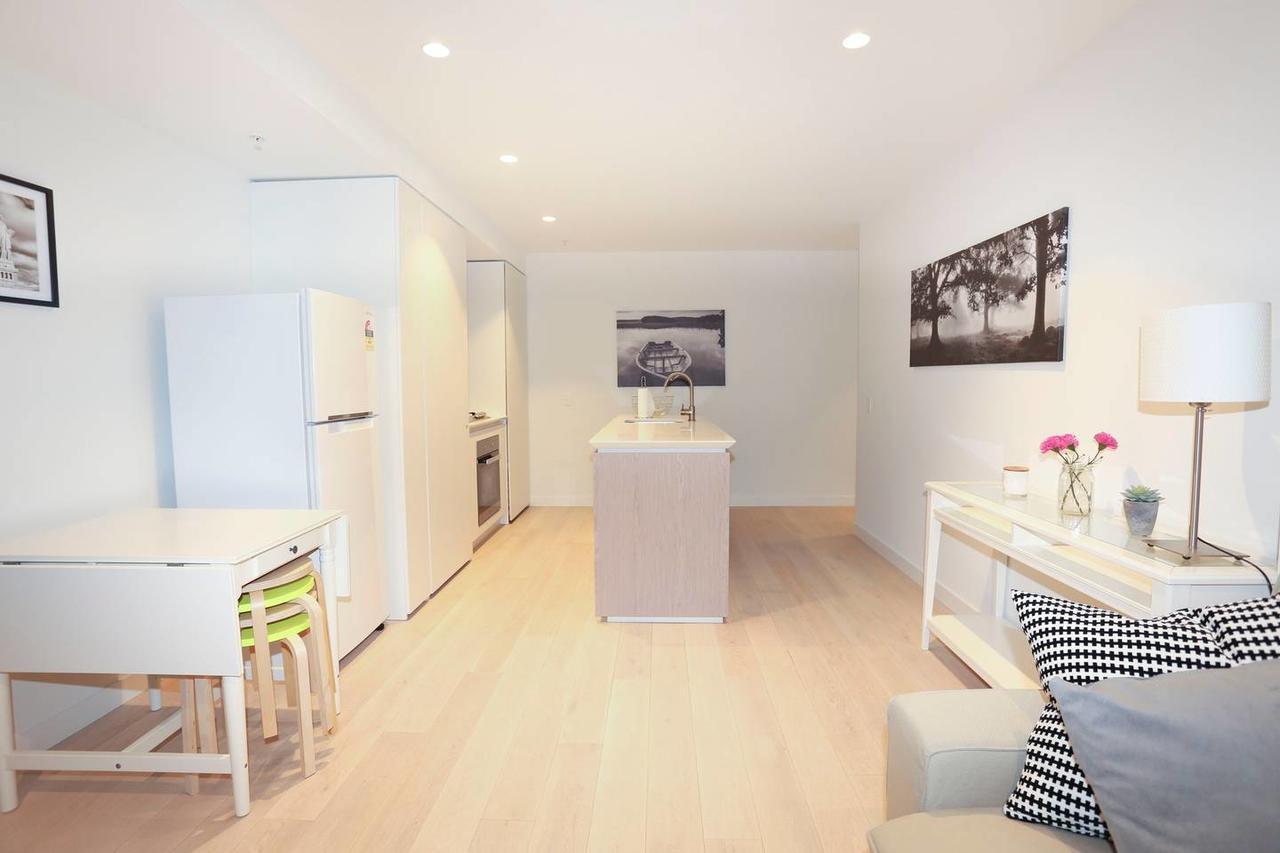 But Quiet, Free Wi-fi And Netflix Apartment Melbourne