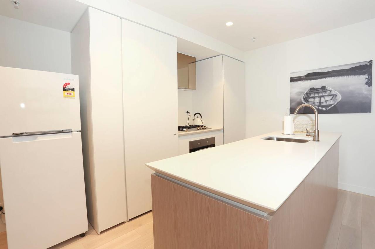 But Quiet, Free Wi-fi And Netflix Apartment Melbourne