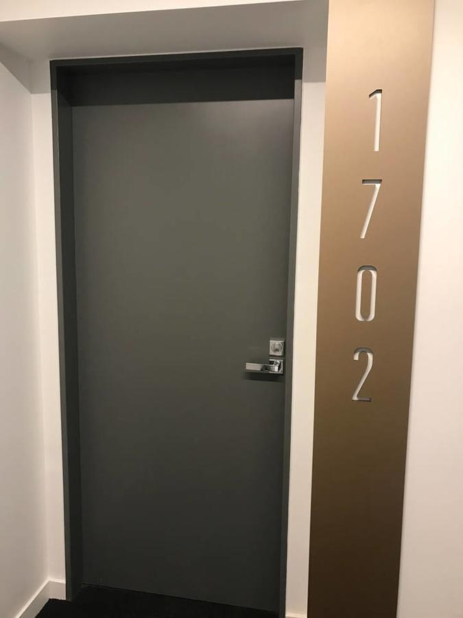 New 3 Bedrooms, Free Carpark & Wi-fi * Melbourne