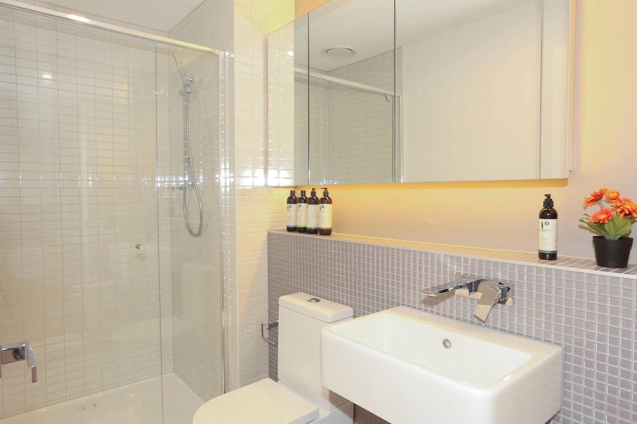 Apartment New 3 Bedrooms, Free Carpark & Wi-fi