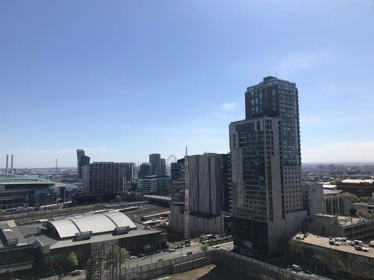 Apartment New 3 Bedrooms, Free Carpark & Wi-fi