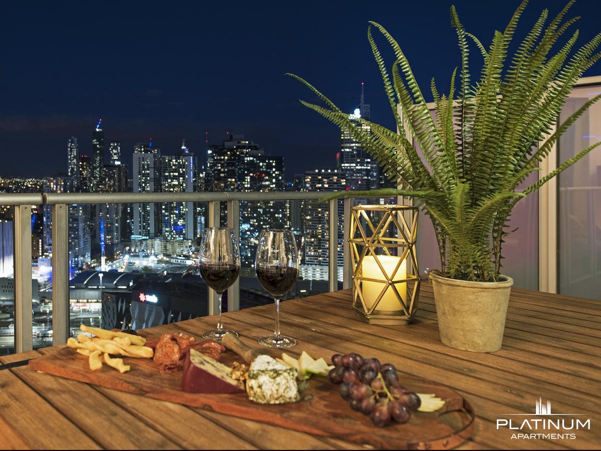 Platinum Luxury At The Victoria Rooftop Penthouse Apartment *