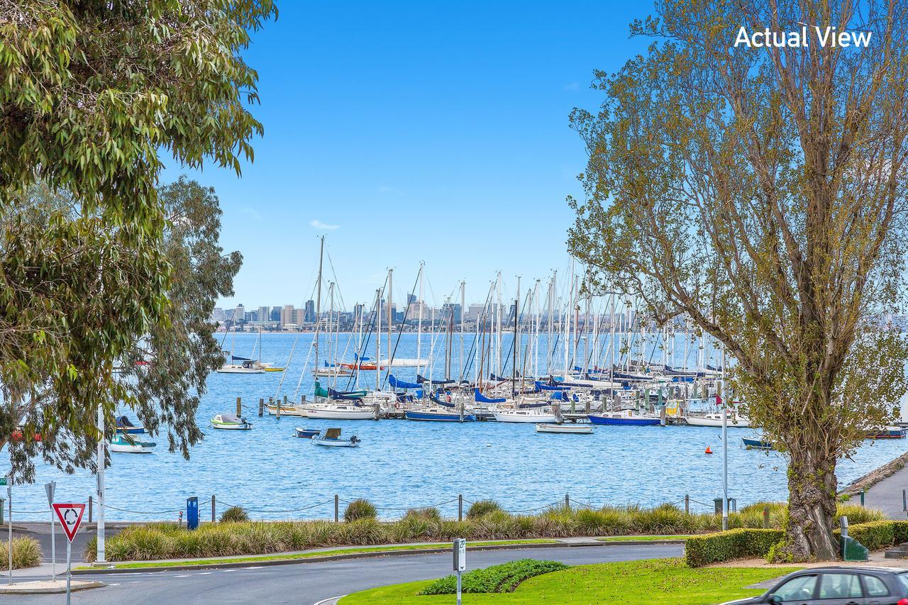 Holiday Williamstown Melbourne