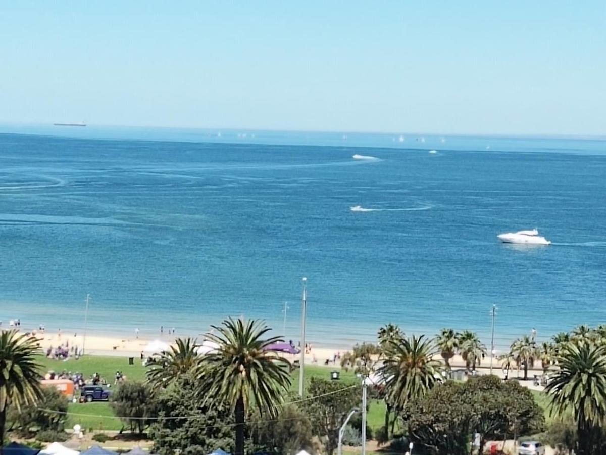 Spectacular Views Top Floor- Private Apartment. * Melbourne