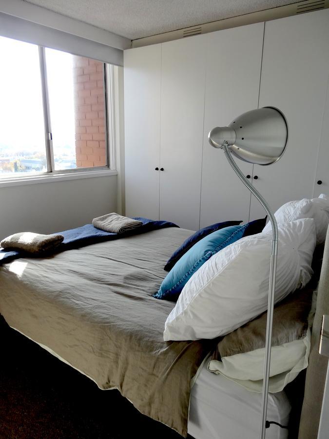 Spectacular Views Top Floor- Private Apartment. Apartment Melbourne