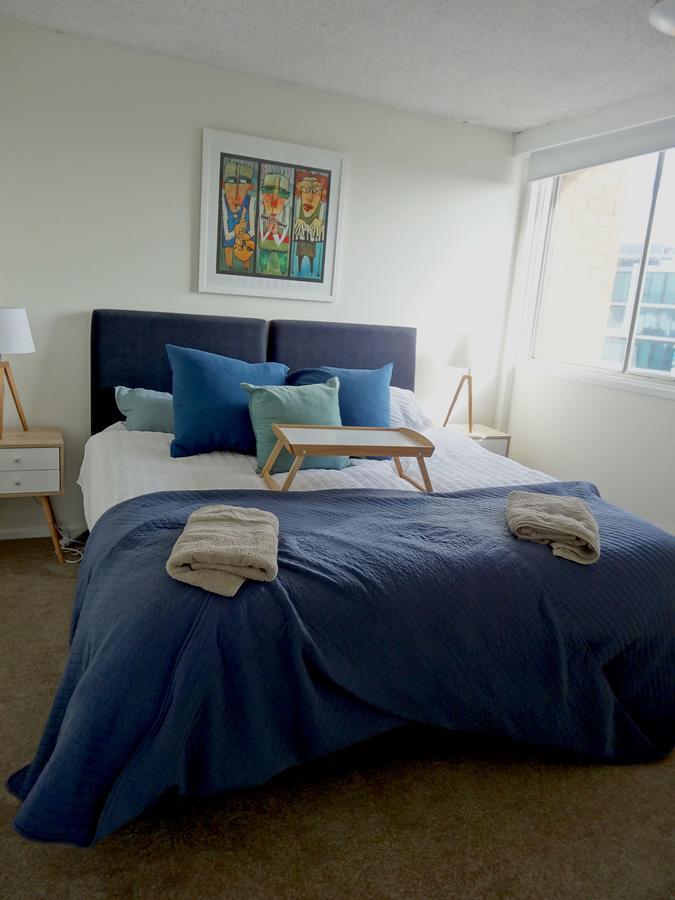 Spectacular Views Top Floor- Private Apartment. Apartment *