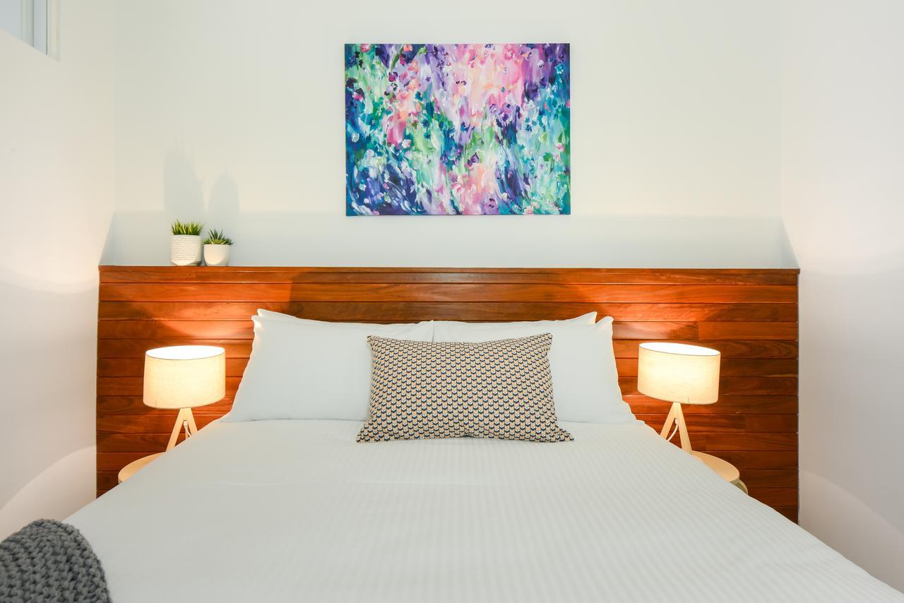 Apartment Canvas Suites On Russell Place