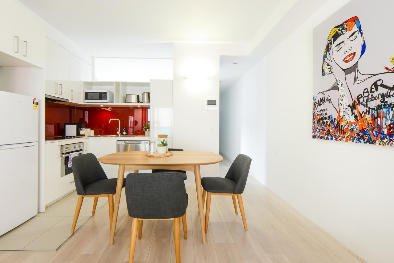 Canvas Suites On Russell Place Apartment *